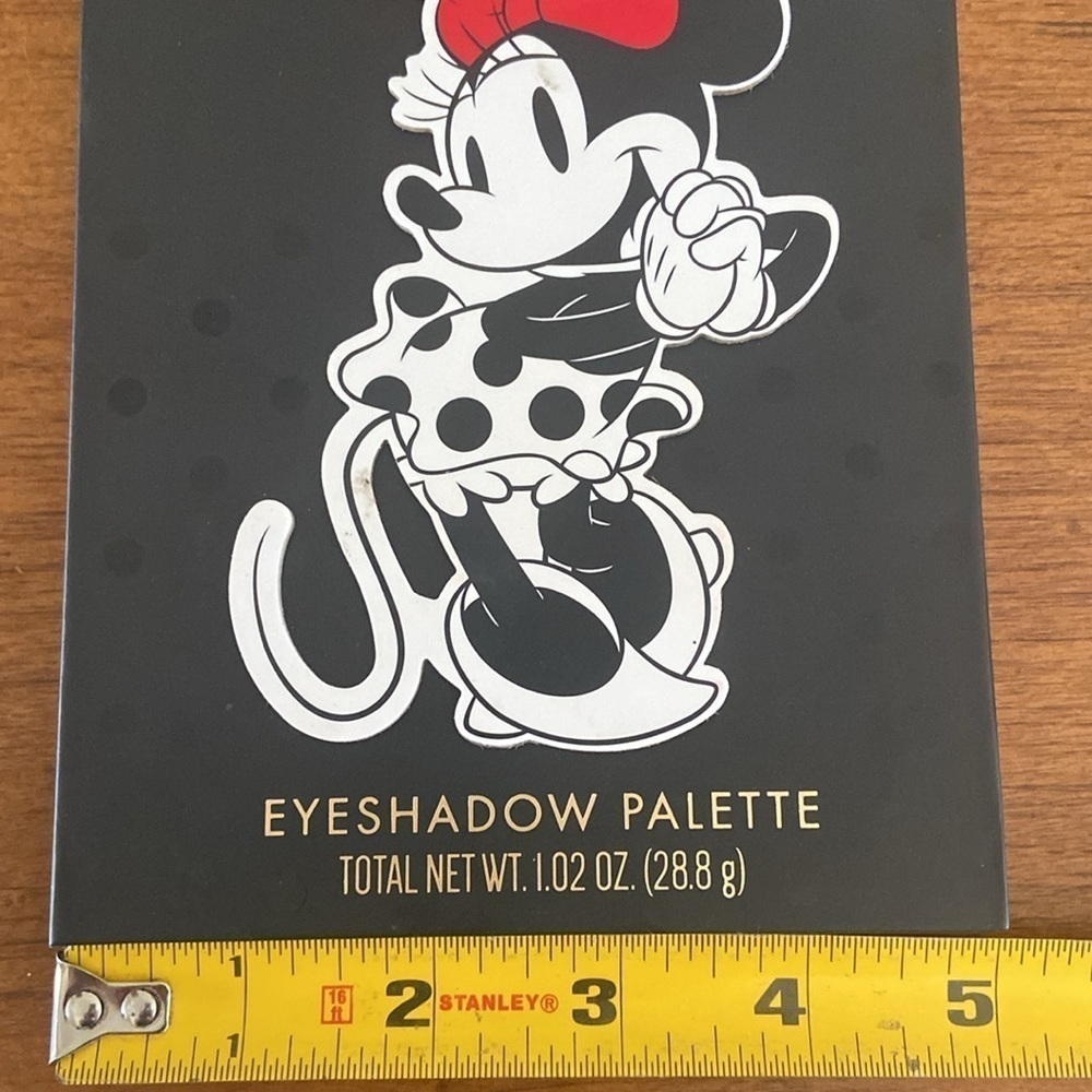 NEW Disney Minnie Mouse 12 pan Eyeshadow Mirror Palette Disneyland Princess - Picture 7 of 10